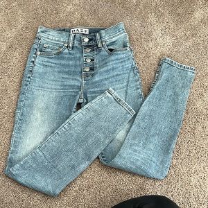High waisted jean